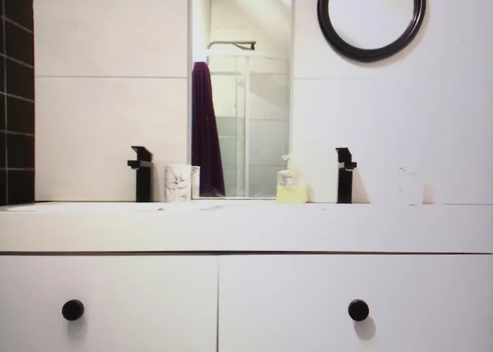 Holiday home Agreable Derriere Les Arenes De *